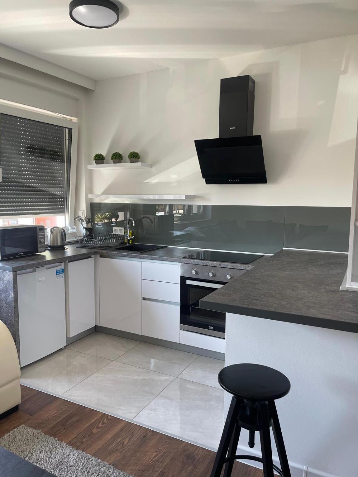 Apartman Hanna - Self Check In Osijek Exterior photo