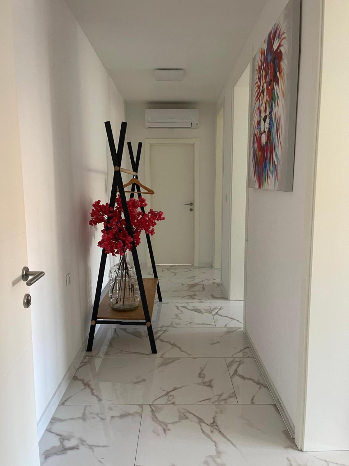Apartman Hanna - Self Check In Osijek Exterior photo